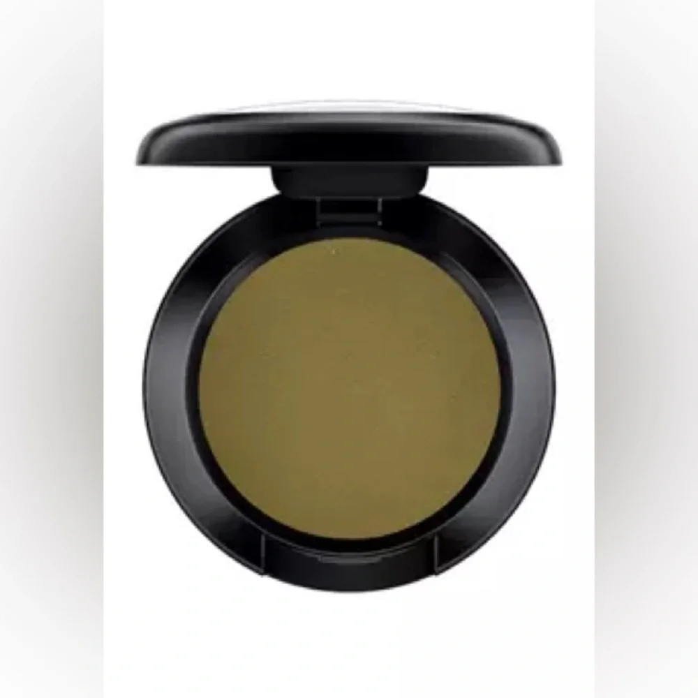 Mac Eye Shadow -Mo' Money Mo' Problems